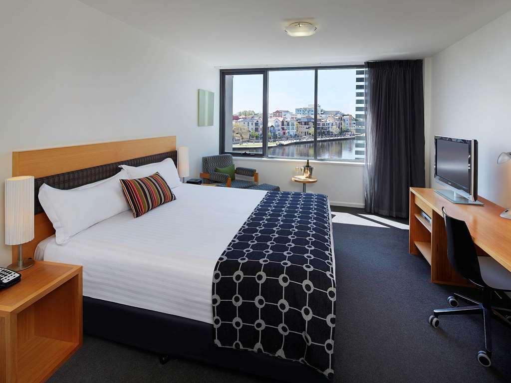 East Perth Suites Hotel Экстерьер фото