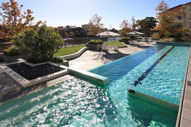 East Perth Suites Hotel Экстерьер фото