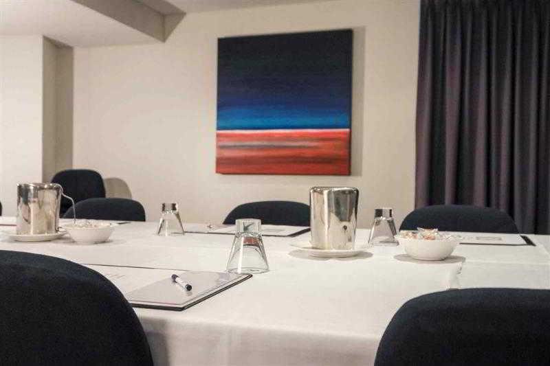 East Perth Suites Hotel Экстерьер фото