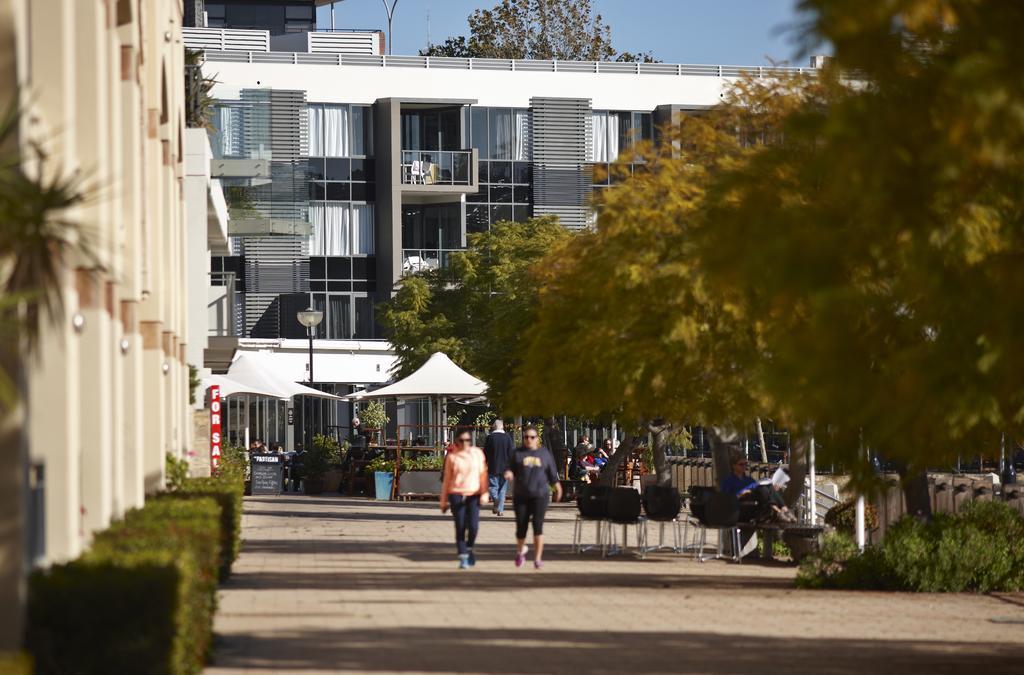 East Perth Suites Hotel Экстерьер фото