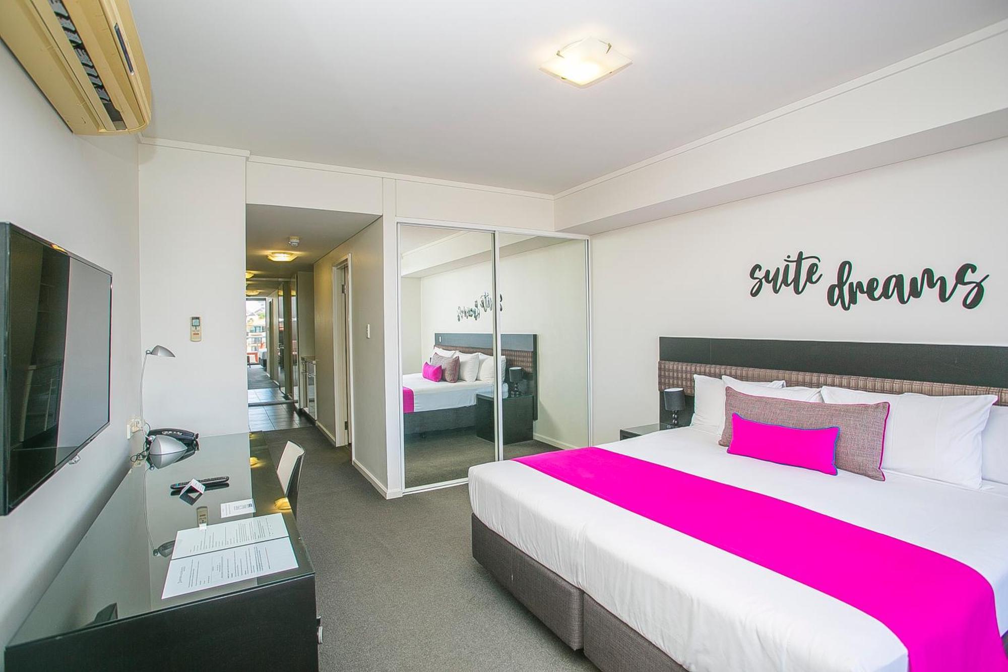 East Perth Suites Hotel Экстерьер фото