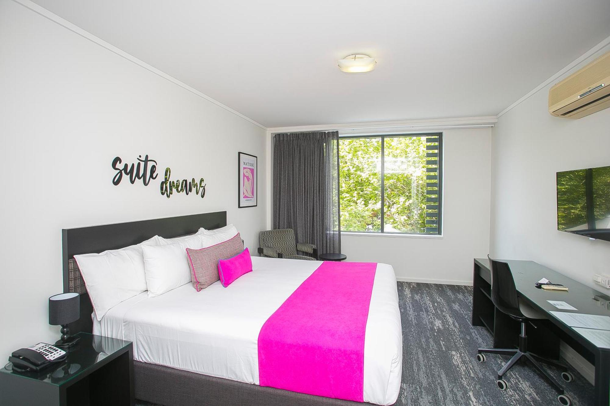 East Perth Suites Hotel Экстерьер фото