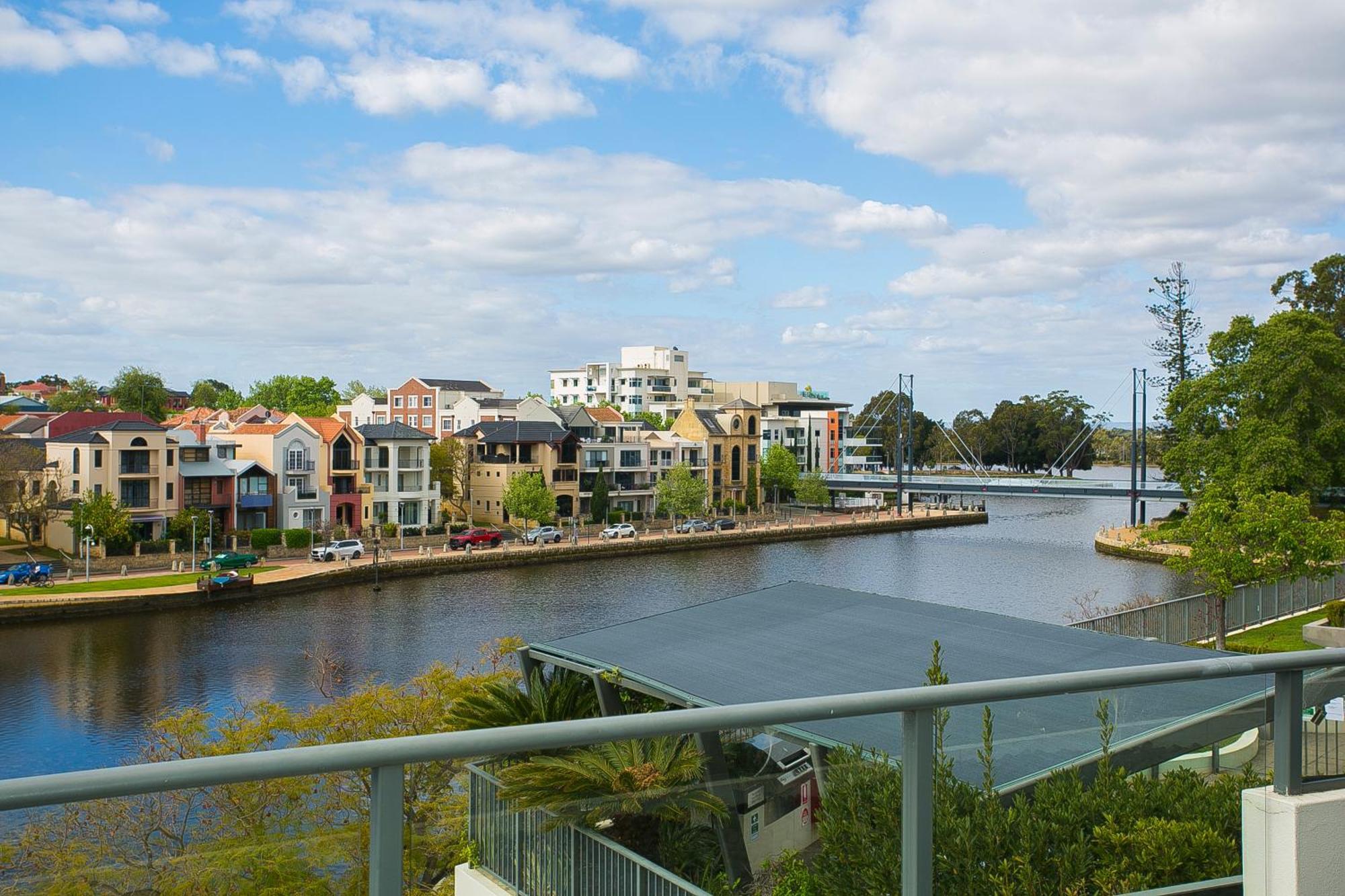 East Perth Suites Hotel Экстерьер фото