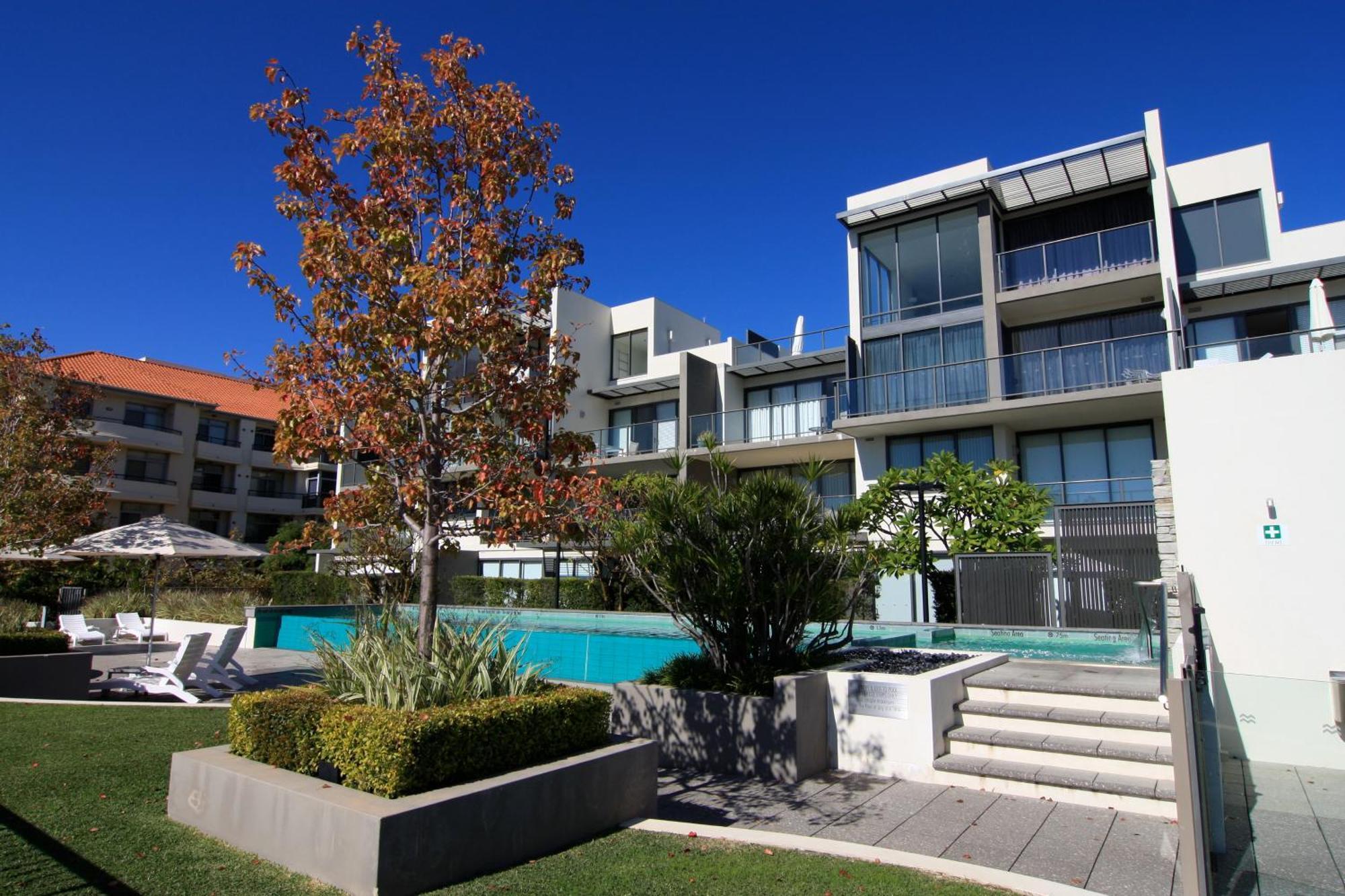 East Perth Suites Hotel Экстерьер фото